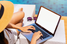 Online Geld verdienen auf Reisen