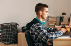Online Geld verdienen mit 16